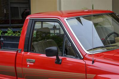 1986 Toyota Pickup SR5   - Photo 14 - Van Nuys, CA 91402