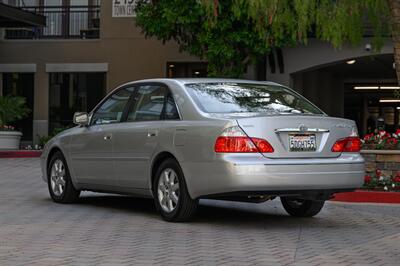 2003 Toyota Avalon XL  { SOLD on Bring A Trailer } - Photo 15 - Van Nuys, CA 91402