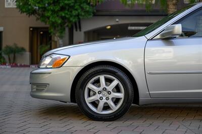 2003 Toyota Avalon XL  { SOLD on Bring A Trailer } - Photo 10 - Van Nuys, CA 91402