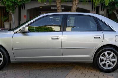 2003 Toyota Avalon XL  { SOLD on Bring A Trailer } - Photo 11 - Van Nuys, CA 91402