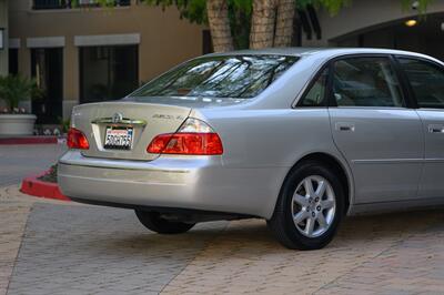 2003 Toyota Avalon XL  { SOLD on Bring A Trailer } - Photo 19 - Van Nuys, CA 91402