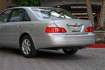 2003 Toyota Avalon XL  { SOLD on Bring A Trailer } - Photo 16 - Van Nuys, CA 91402