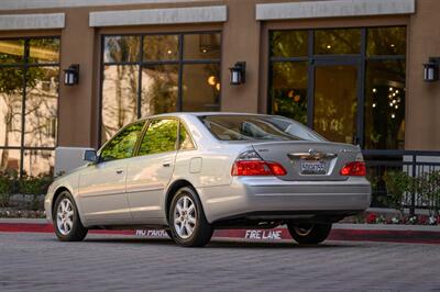 2003 Toyota Avalon XL  { SOLD on Bring A Trailer } - Photo 22 - Van Nuys, CA 91402