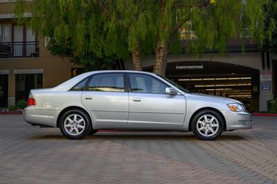 2003 Toyota Avalon XL  { SOLD on Bring A Trailer } - Photo 28 - Van Nuys, CA 91402