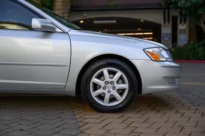 2003 Toyota Avalon XL  { SOLD on Bring A Trailer } - Photo 32 - Van Nuys, CA 91402