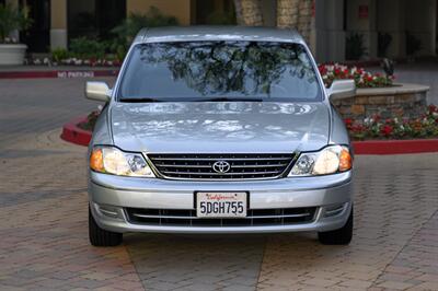 2003 Toyota Avalon XL  { SOLD on Bring A Trailer } - Photo 4 - Van Nuys, CA 91402