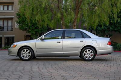 2003 Toyota Avalon XL  { SOLD on Bring A Trailer } - Photo 8 - Van Nuys, CA 91402