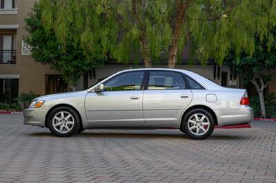 2003 Toyota Avalon XL  { SOLD on Bring A Trailer } - Photo 9 - Van Nuys, CA 91402