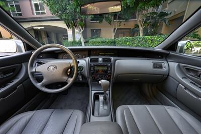 2003 Toyota Avalon XL  { SOLD on Bring A Trailer } - Photo 34 - Van Nuys, CA 91402