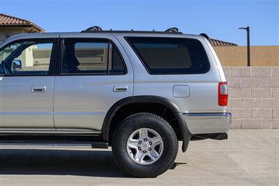 1999 Toyota 4Runner SR5   - Photo 22 - Van Nuys, CA 91402