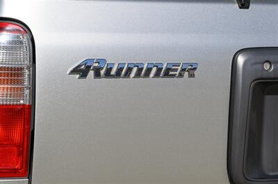 1999 Toyota 4Runner SR5   - Photo 17 - Van Nuys, CA 91402
