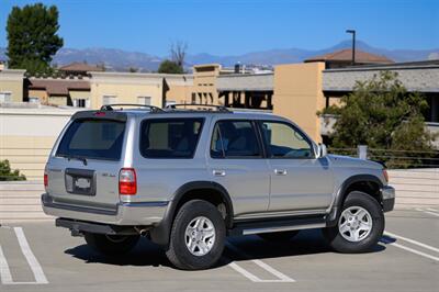 1999 Toyota 4Runner SR5   - Photo 11 - Van Nuys, CA 91402