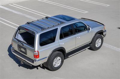 1999 Toyota 4Runner SR5   - Photo 3 - Van Nuys, CA 91402