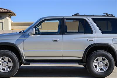 1999 Toyota 4Runner SR5   - Photo 24 - Van Nuys, CA 91402