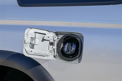 1999 Toyota 4Runner SR5   - Photo 20 - Van Nuys, CA 91402