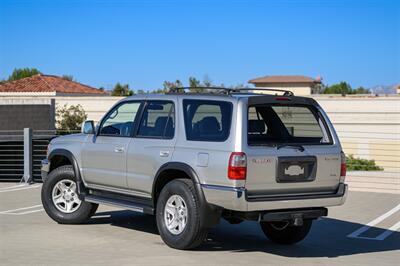 1999 Toyota 4Runner SR5   - Photo 6 - Van Nuys, CA 91402