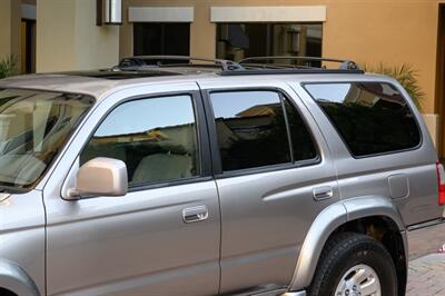 2001 Toyota 4Runner SR5 - Photo 12 - Van Nuys, CA 91402