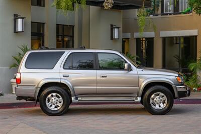 2001 Toyota 4Runner SR5 - Photo 24 - Van Nuys, CA 91402