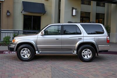 2001 Toyota 4Runner SR5 - Photo 7 - Van Nuys, CA 91402