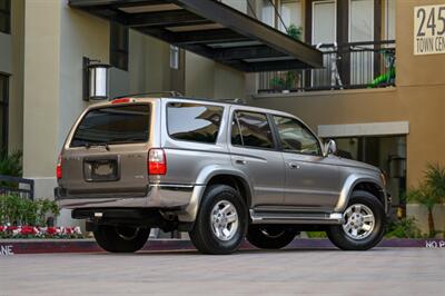 2001 Toyota 4Runner SR5 - Photo 32 - Van Nuys, CA 91402