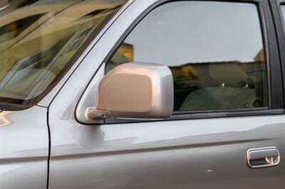 2001 Toyota 4Runner SR5 - Photo 11 - Van Nuys, CA 91402