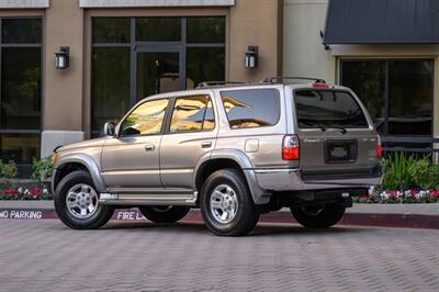 2001 Toyota 4Runner SR5 - Photo 14 - Van Nuys, CA 91402