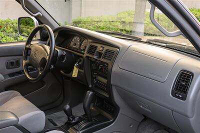 2001 Toyota 4Runner SR5 - Photo 46 - Van Nuys, CA 91402