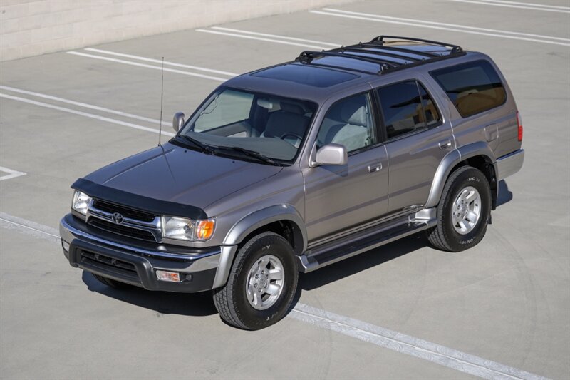 2001 Toyota 4Runner SR5   - Photo 1 - Van Nuys, CA 91402