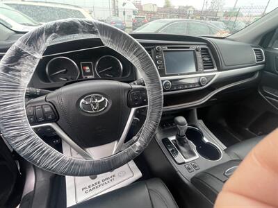 2019 Toyota Highlander XLE   - Photo 15 - Detroit, MI 48212
