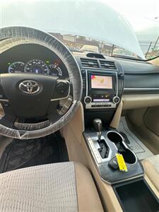2013 Toyota Camry Hybrid HYBRID   - Photo 8 - Detroit, MI 48212