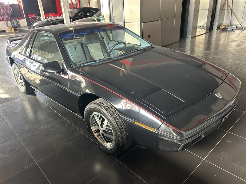 1985 Pontiac Fiero SE  