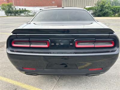 2016 Dodge Challenger SXT   - Photo 4 - Winchester, VA 22601