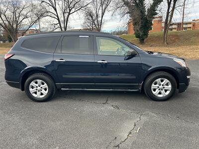 2017 Chevrolet Traverse LS   - Photo 3 - Winchester, VA 22601