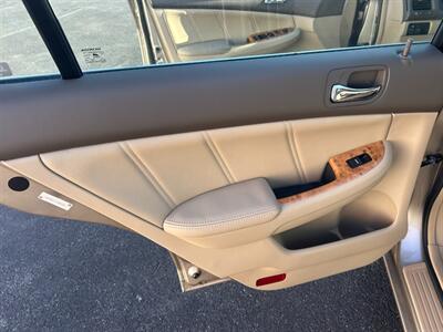 2005 Honda Accord EX V-6   - Photo 12 - Winchester, VA 22601