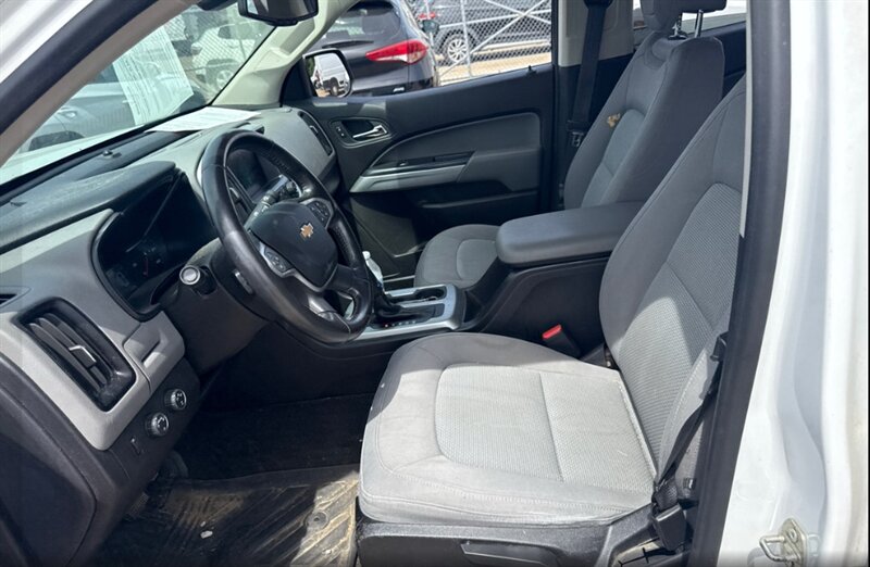 2016 Chevrolet Colorado LT - Photo 4 - Elkhart, IN 46514