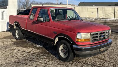 1993 Ford F-150 XLT   - Photo 1 - Elkhart, IN 46514