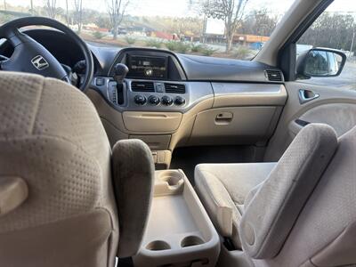 2006 Honda Odyssey LX   - Photo 10 - Forsyth, GA 31029