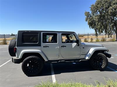 2010 Jeep Wrangler Unlimited Sahara 4x4   - Photo 6 - Concord, CA 94520