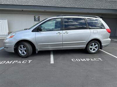 2009 Toyota Sienna LE 8-Passenger 6500 OUT THE DOOR   - Photo 2 - Concord, CA 94520