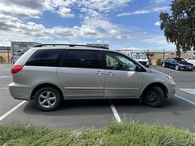 2009 Toyota Sienna LE 8-Passenger 6500 OUT THE DOOR   - Photo 6 - Concord, CA 94520