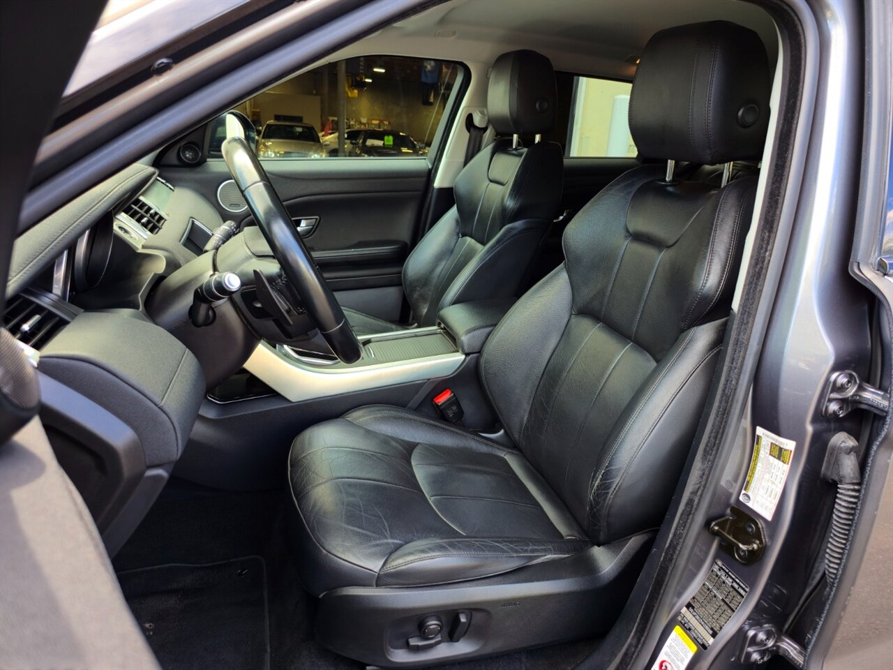 2017 Land Rover Range Rover Evoque SE Premium - Photo 14 - Mesa, AZ 85215