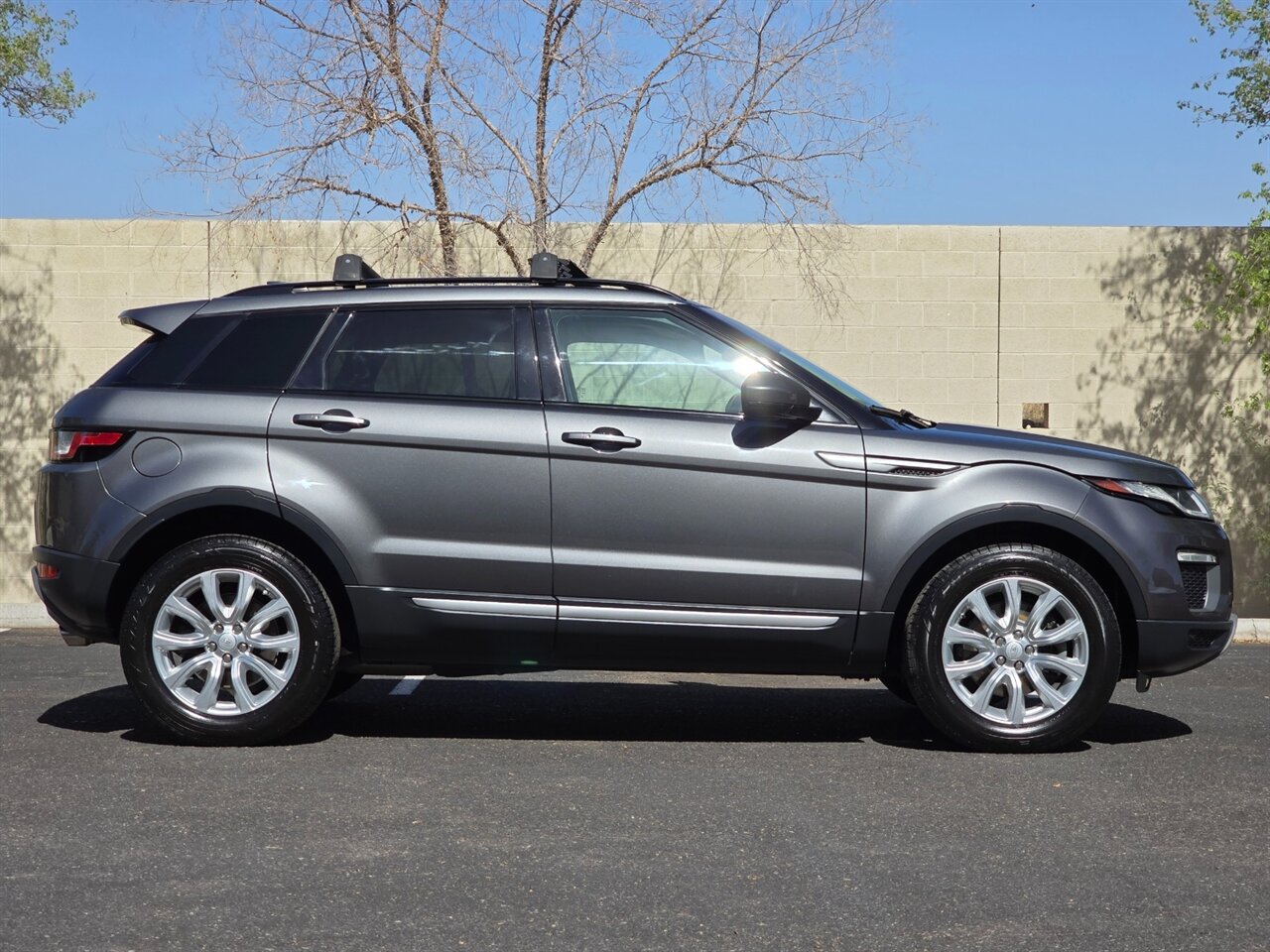 2017 Land Rover Range Rover Evoque SE Premium - Photo 11 - Mesa, AZ 85215
