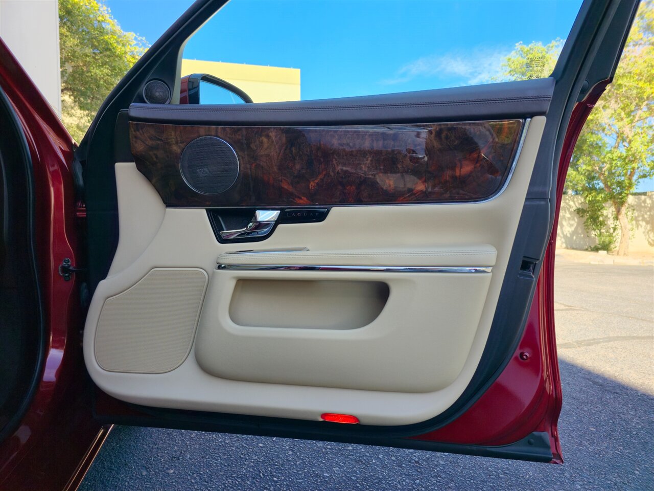 2012 Jaguar XJ 5.0L V8 - Photo 23 - Mesa, AZ 85215