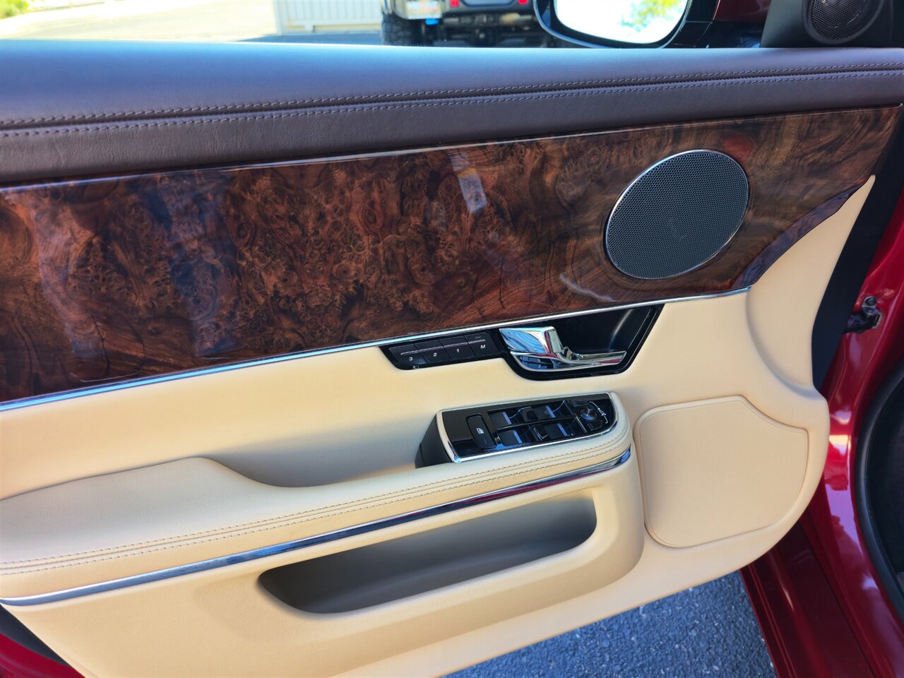 2012 Jaguar XJ 5.0L V8 - Photo 13 - Mesa, AZ 85215
