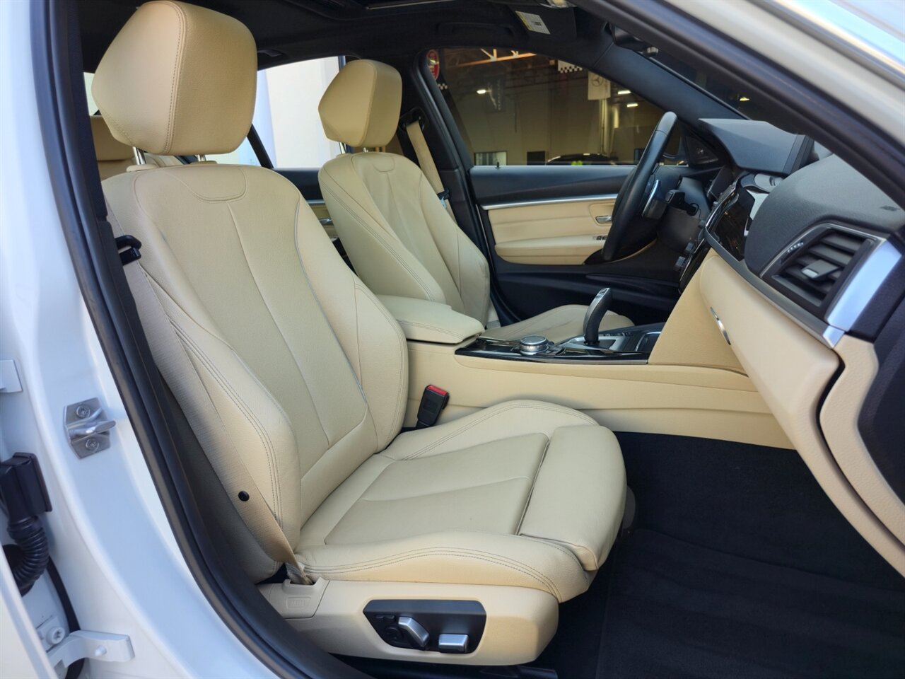 2017 BMW 330e iPerformance - Photo 26 - Mesa, AZ 85215