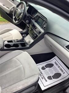 2016 Hyundai SONATA   - Photo 10 - Nampa, ID 83687