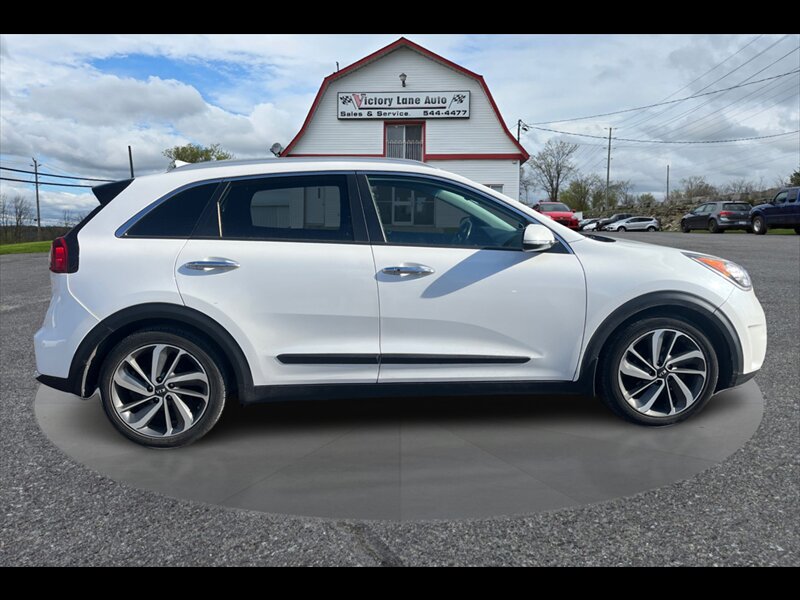 2017 Kia Niro SX Touring  