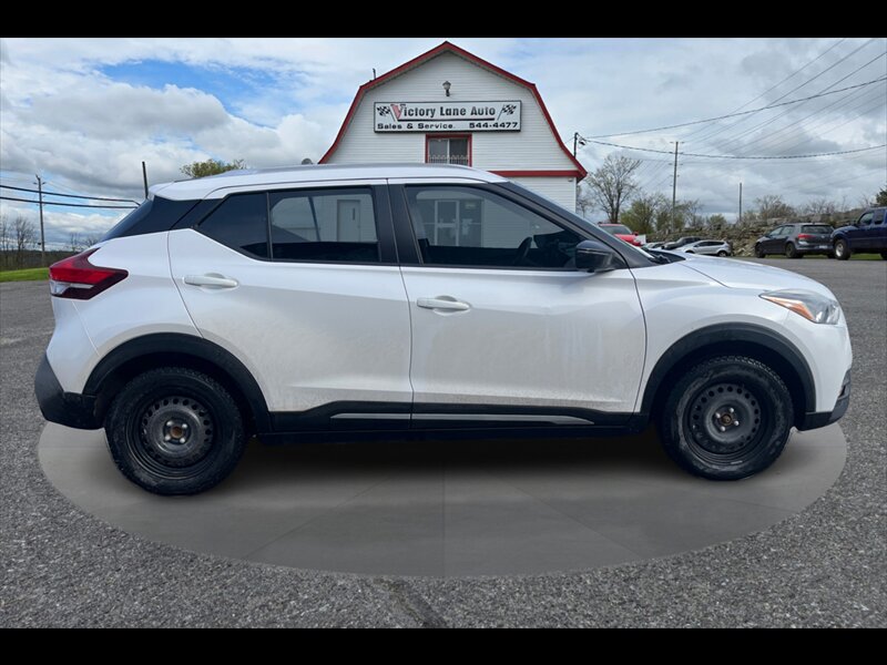 2019 Nissan Kicks SR  KICKS