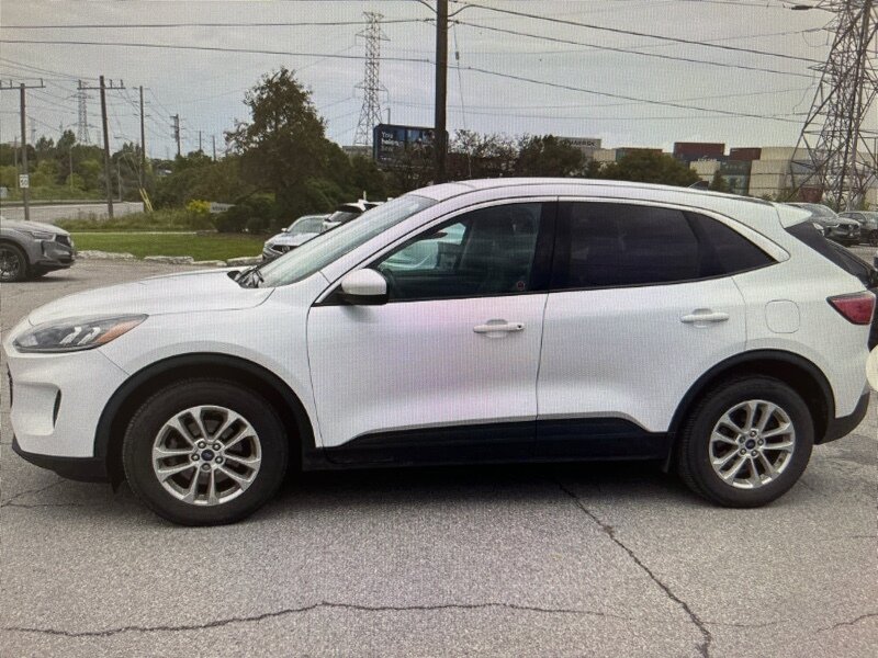 2020 Ford Escape SE   - Photo 1 - Kingston, ON K7L 4V3