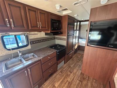 2013 Fleetwood Terra 33C   - Photo 12 - Madera, CA 93636